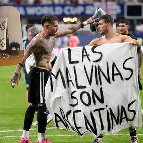 La sábana de un hotel que se hizo bandera de Malvinas: el trapo de los festejos de la Selección