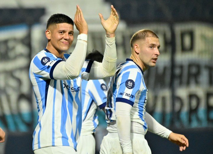 Marcos Rojo hizo un gol de penal ante Defensa y Justicia.
FOTOBAIRES