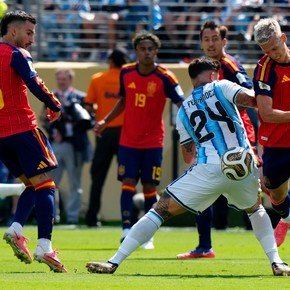 España sometió con fútbol a una Argentina sin respuestas