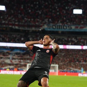 Morales, tras el gol para ganarle a River: "El Topo Gigio fue porque mi ídolo es Román"