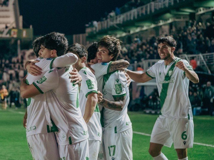 Banfield viene de ganarle a Sarmiento. (Prensa Banfield).