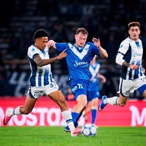 Vélez fue de menos a más, se lo dio vuelta a Talleres y es puntero de la Zona A