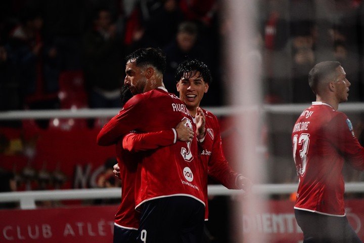 El festejo del gol de Montiel. (Foto: Emmanuel Fernández).
