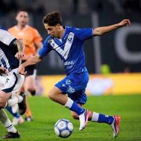 La emoción de la joya de Vélez tras debutar con una asistencia: "Se me cayó una lágrima"