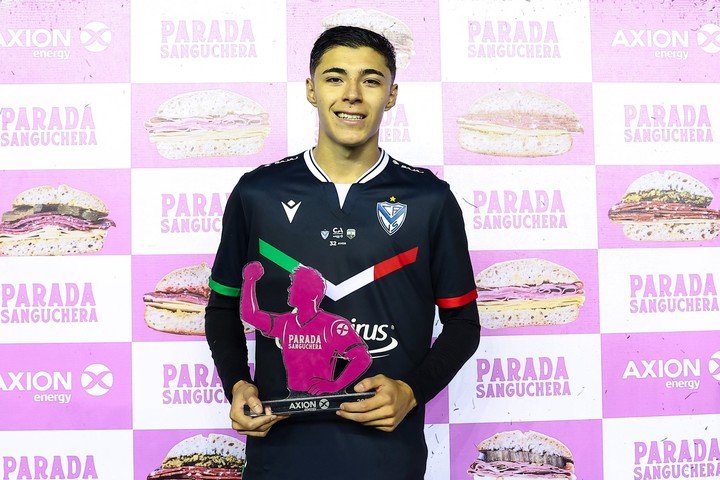 Tobías Andrada, figura ante Armenio por Copa Argentina.