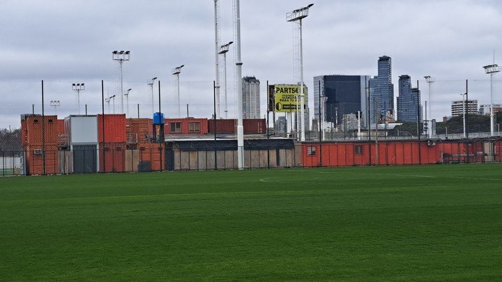 Los containers de River en Cantilo.