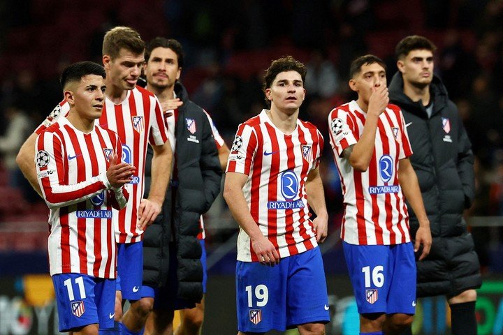 Almada, Alvarez y Molina, algunos de los argentinos del Atlético de Madrid. Foto: REUTERS/Susana Vera