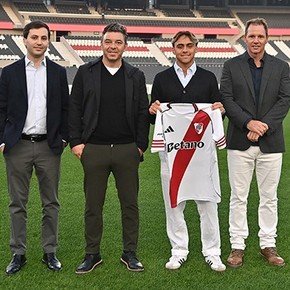 Lo presentaron con Gallardo, tenía una cláusula de 100 millones y no jugó ni un minuto: el insólito paso de Alex Woiski en River