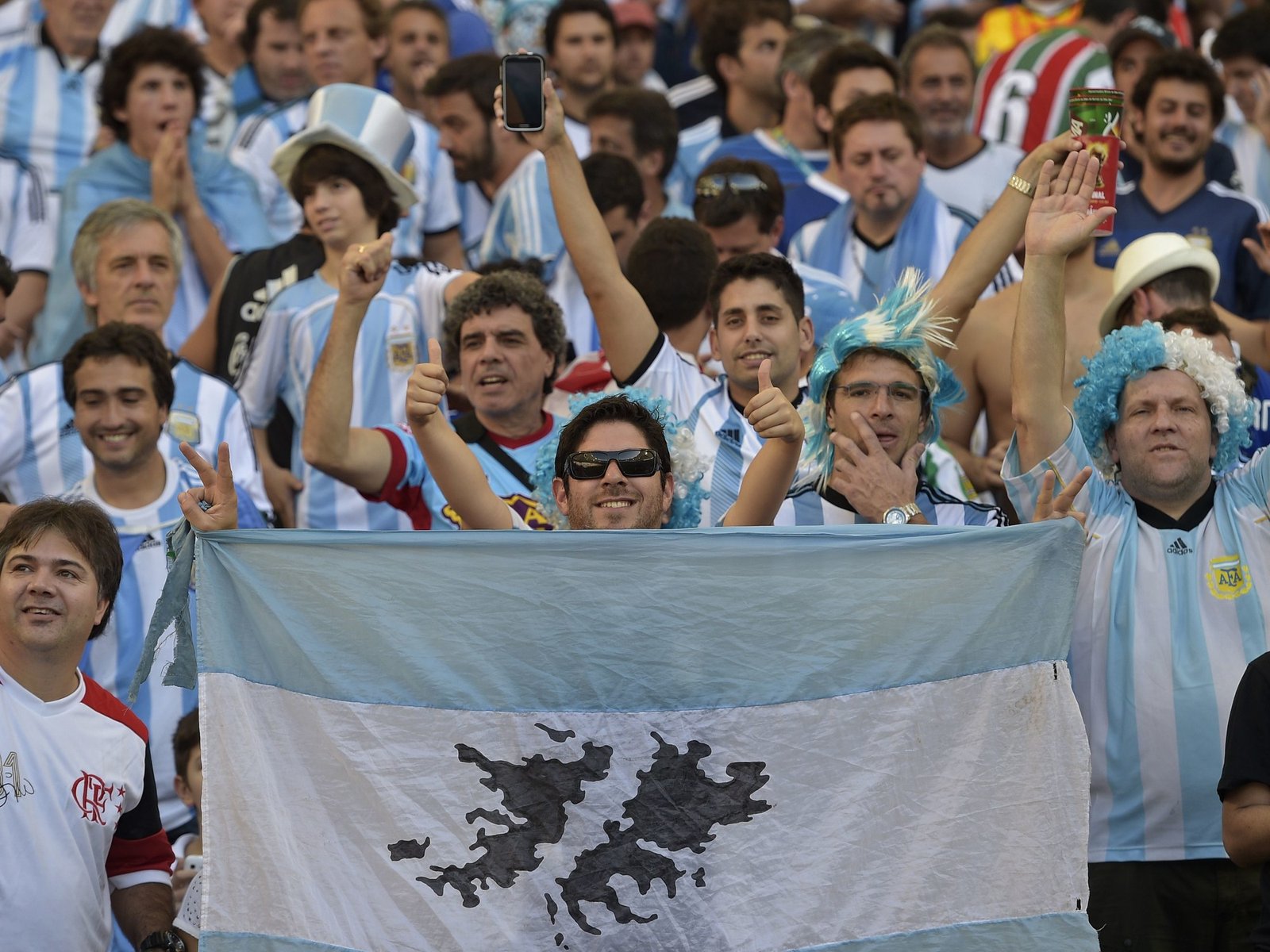 Argentina-Inglaterra: no se podrá entrar a la cancha con banderas sobre Malvinas :: Olé