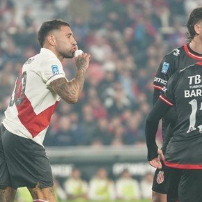 Otamendi: titular y capitán en su debut en River