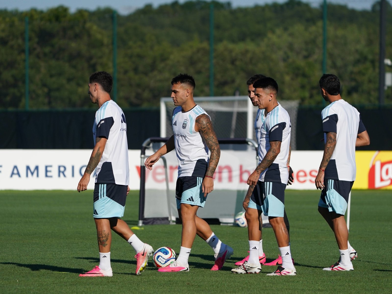 El equipo que votó la gente para enfrentar a Inglaterra en la semi :: Olé