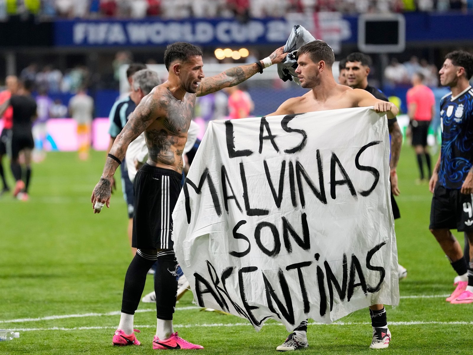El gobierno de las Islas también repudió la bandera en Atlanta :: Olé