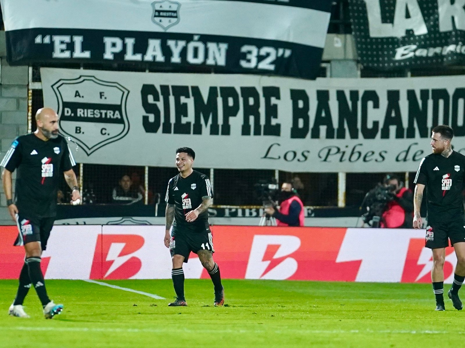 El impresionante historial de Riestra ante los cinco grandes en su casa :: Olé