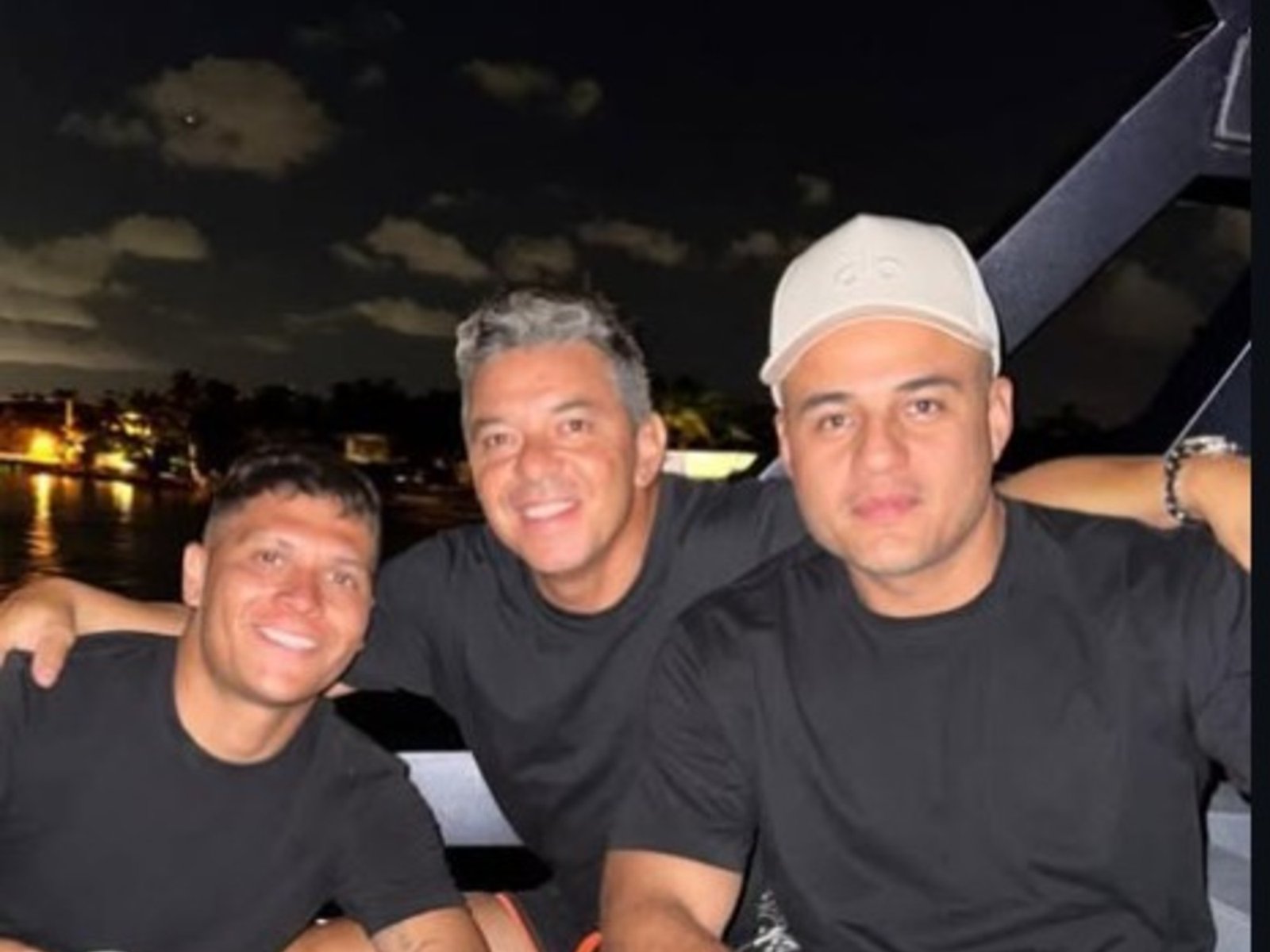 El reencuentro de Juanfer y Gallardo en un barco :: Olé