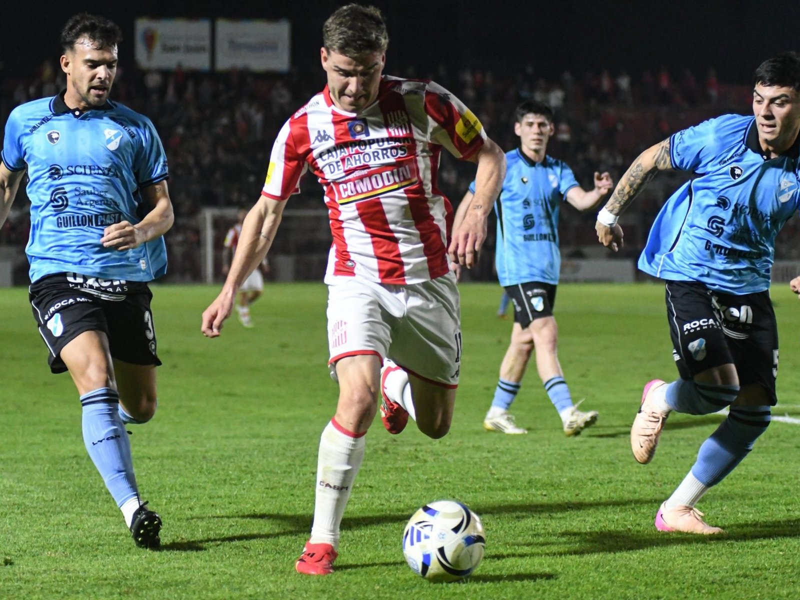 En un final vibrante, Temperley venció en Tucumán y es escolta :: Olé