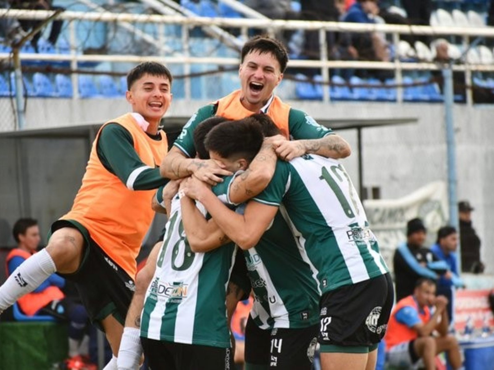 Excursio ganó, aprovechó las caídas de Arsenal y de Talleres (RDE) y se puso puntero :: Olé