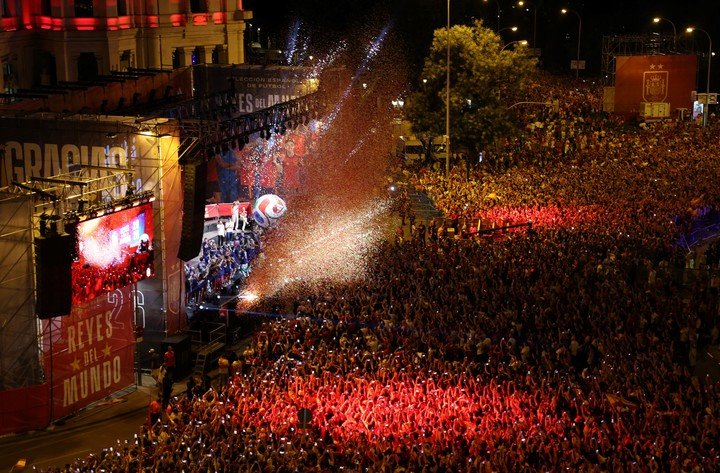 Así lució la Plaza Cibeles para recibir a los campeones del mundo. (Foto: Reuters)