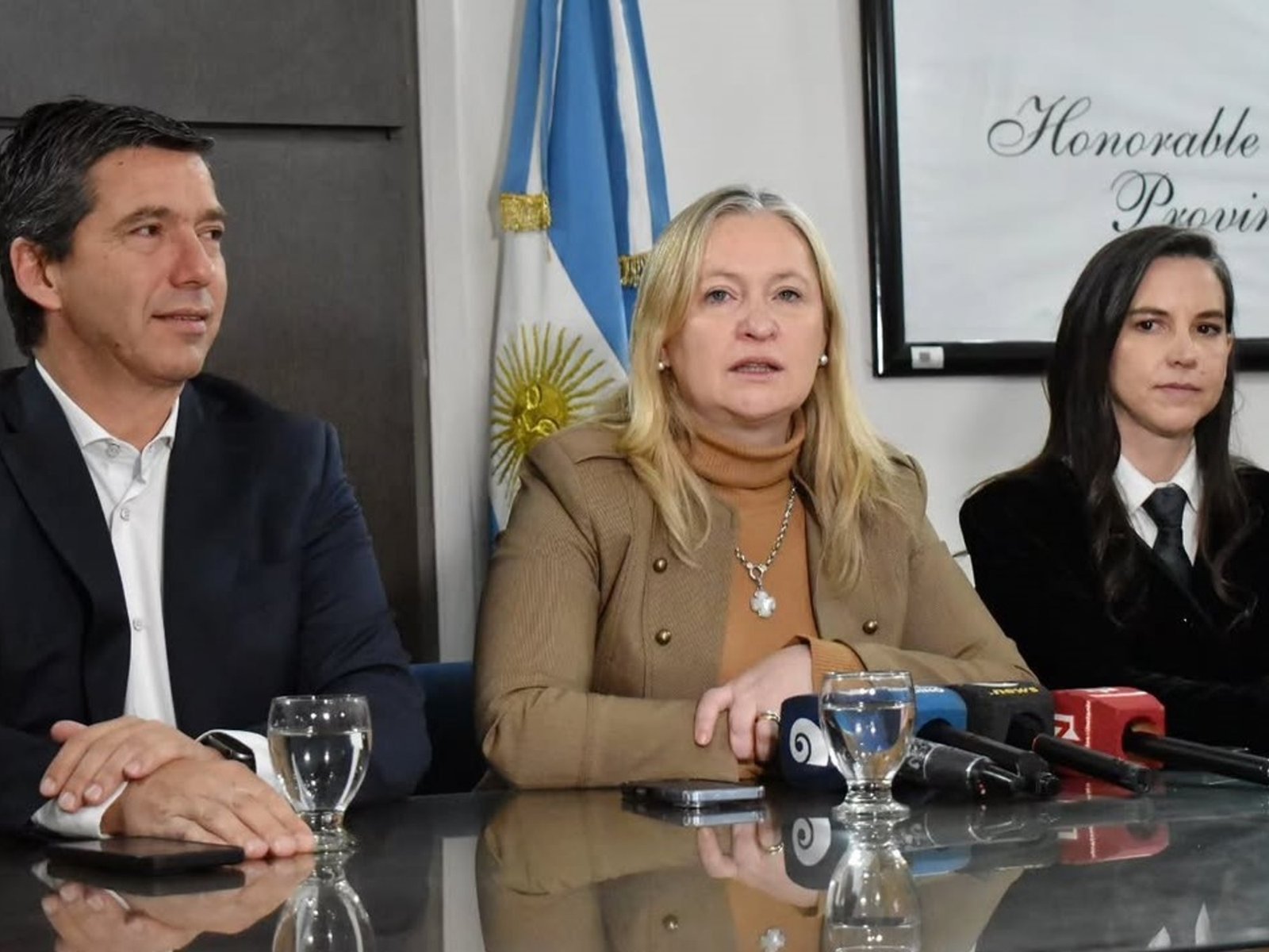 Francia declaró “persona no grata” a la vicegobernadora de Mendoza por dichos racistas :: Olé