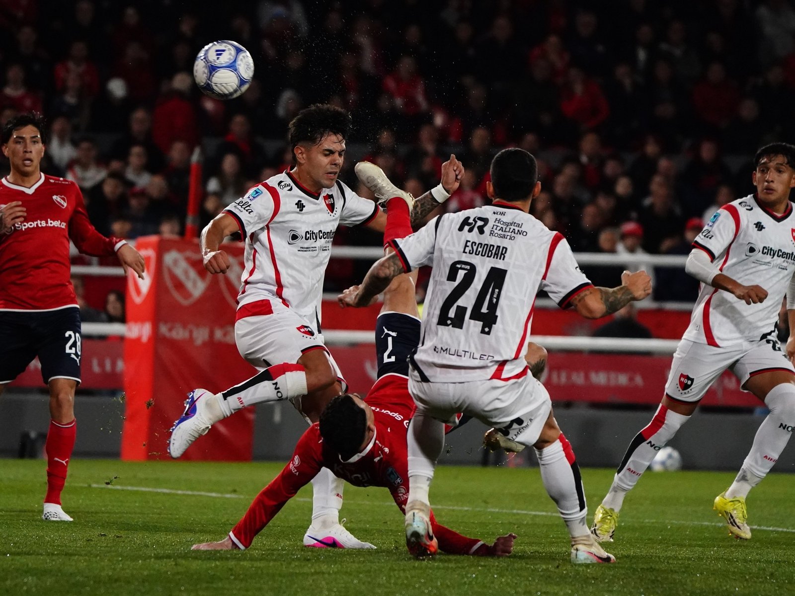 Independiente y Newell's no se sacan diferencias en Avellaneda :: Olé
