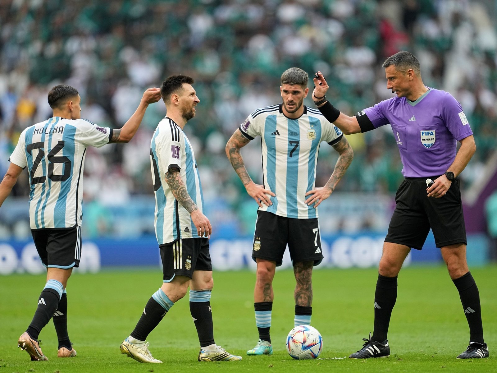 La FIFA eligió para la final al referí de la última derrota de Argentina en un Mundial :: Olé