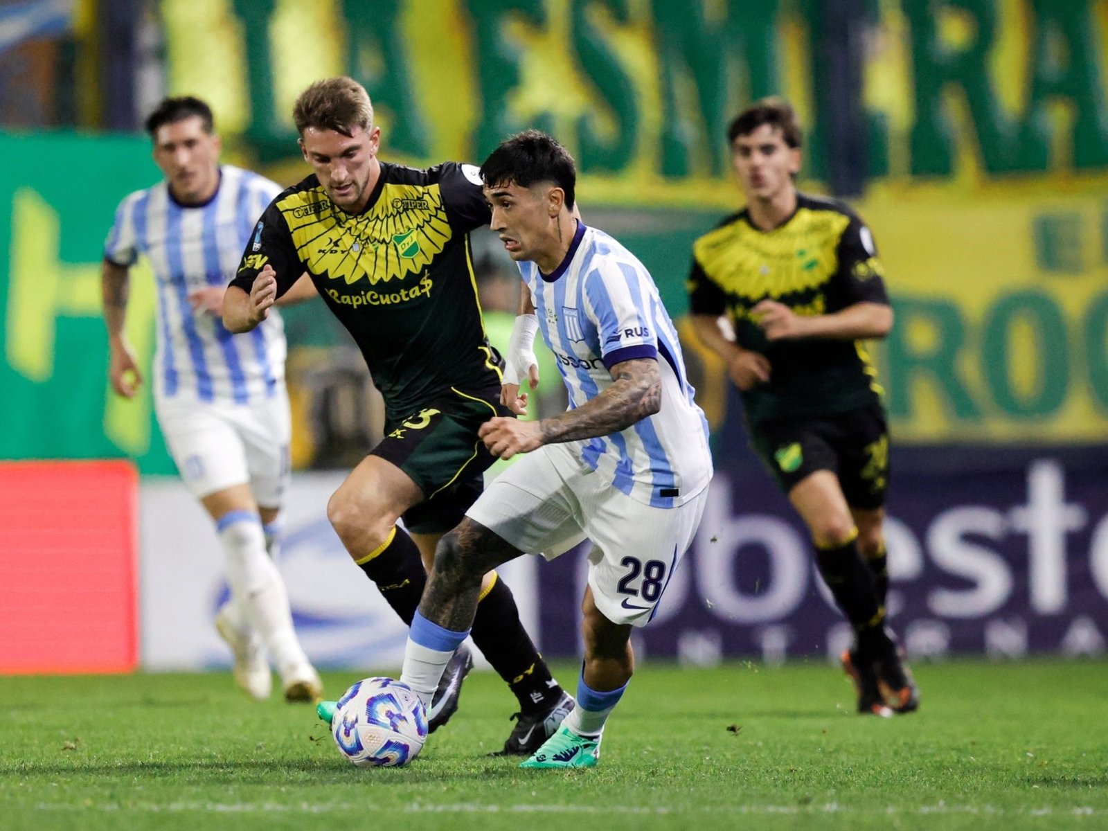 La Selección unió a las hinchadas de Racing y Defensa y Justicia :: Olé
