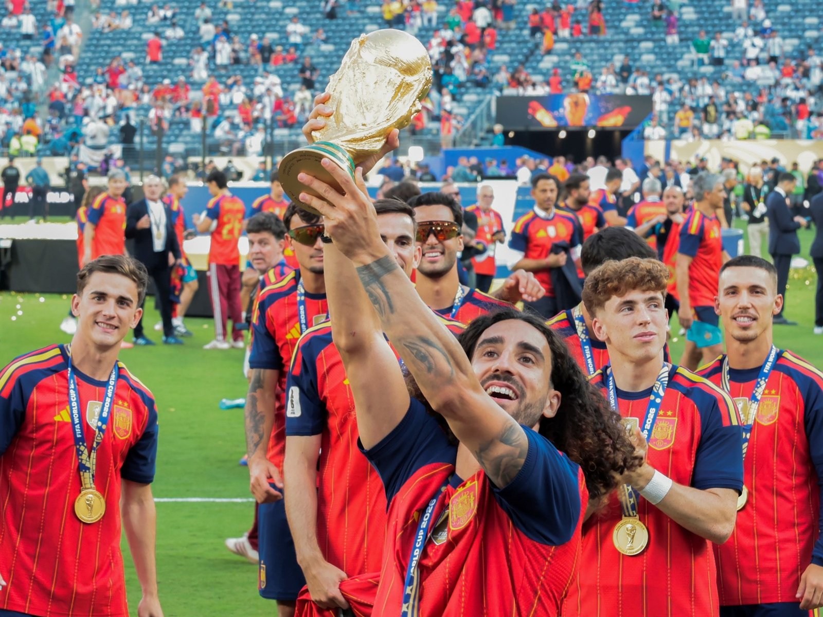 La insólita promesa que Cucurella tendrá que cumplir tras salir campeón del mundo :: Olé