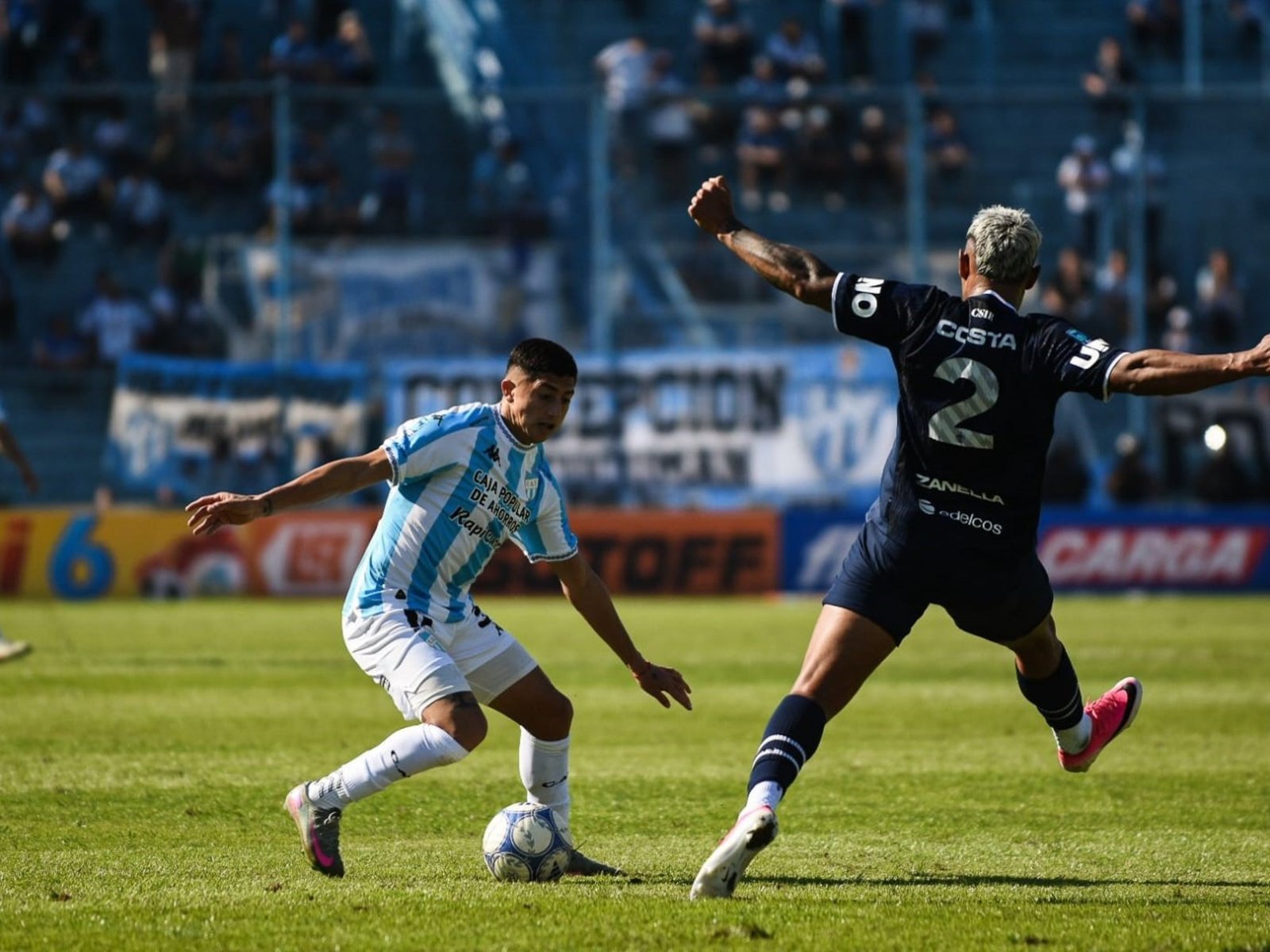 La pausa de hidratación en el fútbol argentino: pararon en Atlético Tucumán-Independiente Rivadavia :: Olé