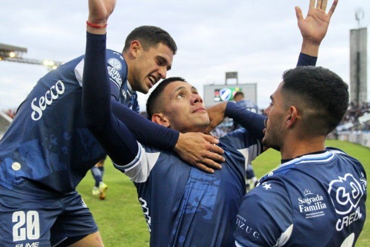 Robledo fue capitán y se convirtió en el jugador con más encuentros con Alvarado en la Primera Nacional.