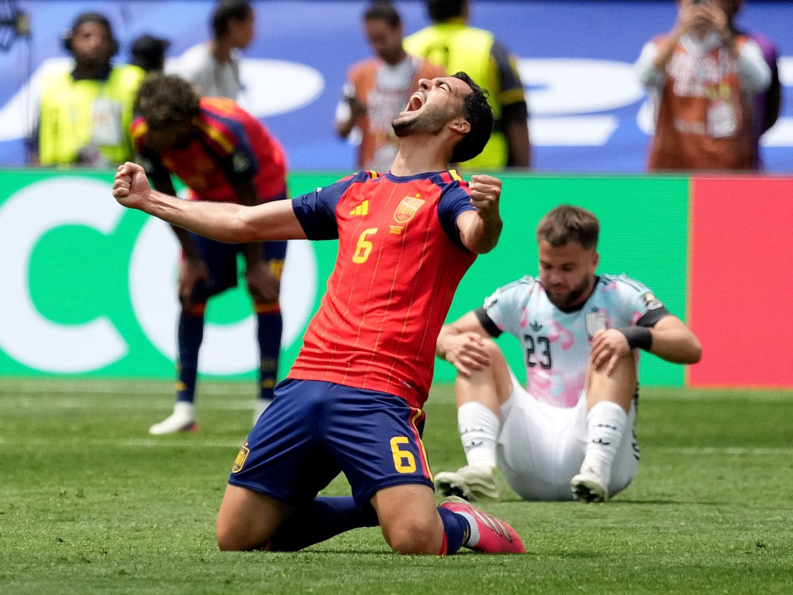 Merino, otra vez el salvador: el gol agónico con el que le dio la victoria a España :: Olé