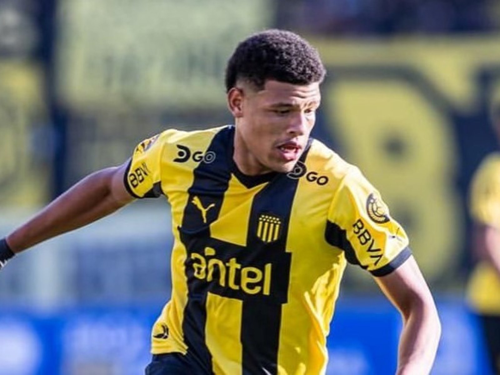 Murió Bruno Bentancor, el futbolista uruguayo de 22 años, surgido en Peñarol, que hace días fue señalado por llevarse ropa de Riestra