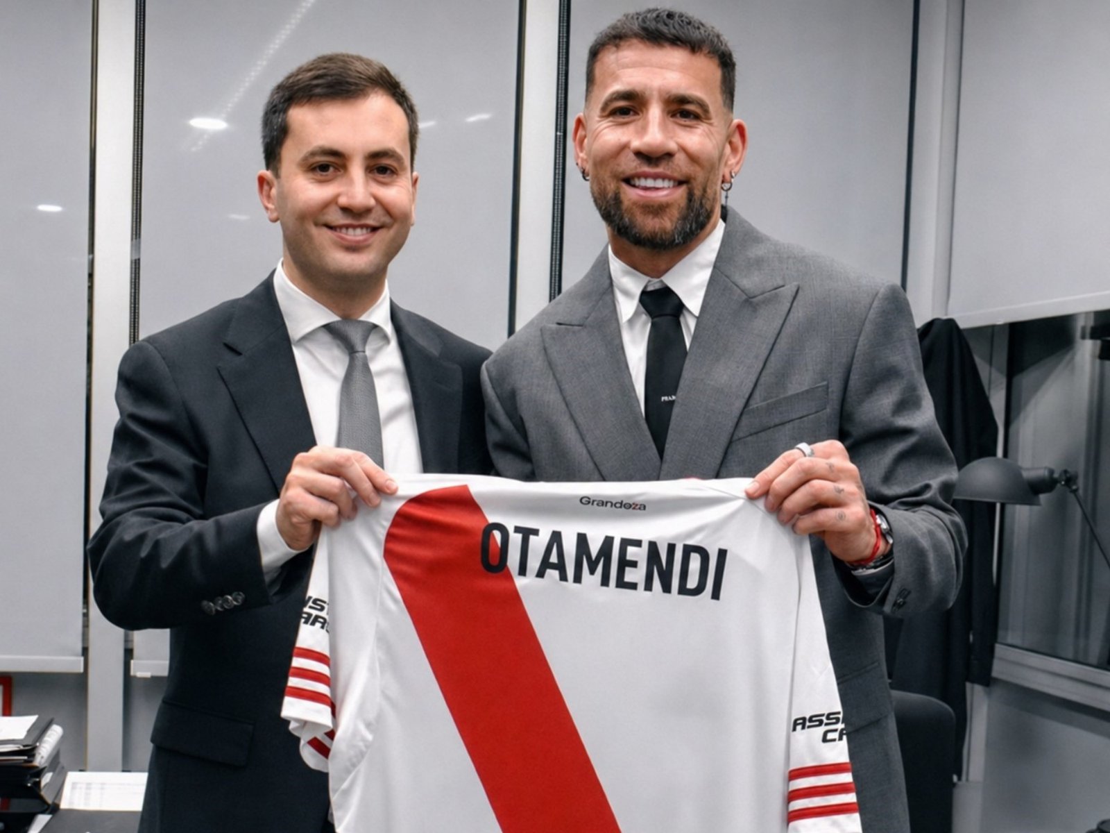 Otamendi: ¿llega, se suma y debuta el sábado en River? :: Olé