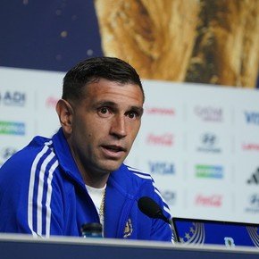 Dibu Martínez, antes de la final: "Me duele la mano todos los días" y qué dijo sobre retirarse en caso de ser campeón