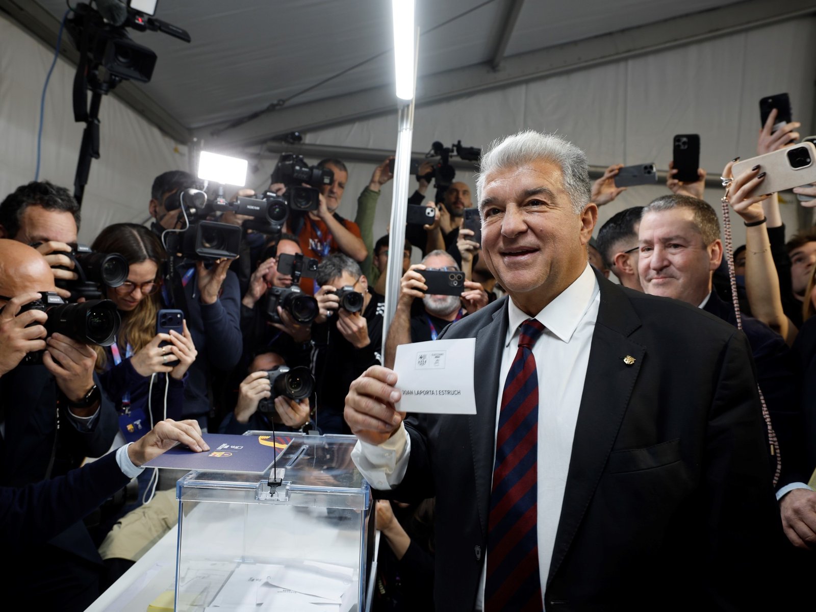 Polémica declaración de Laporta: "Si el árbitro se impone, España tendrá muchas más posibilidades" :: Olé