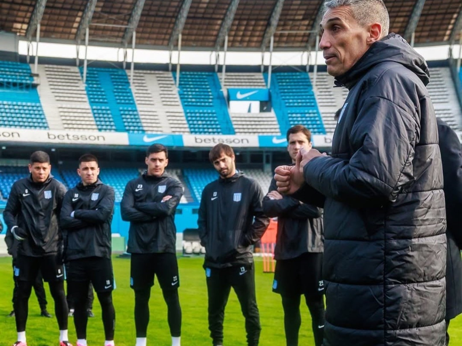 Racing tiene todo listo para el debut de Vojvoda :: Olé
