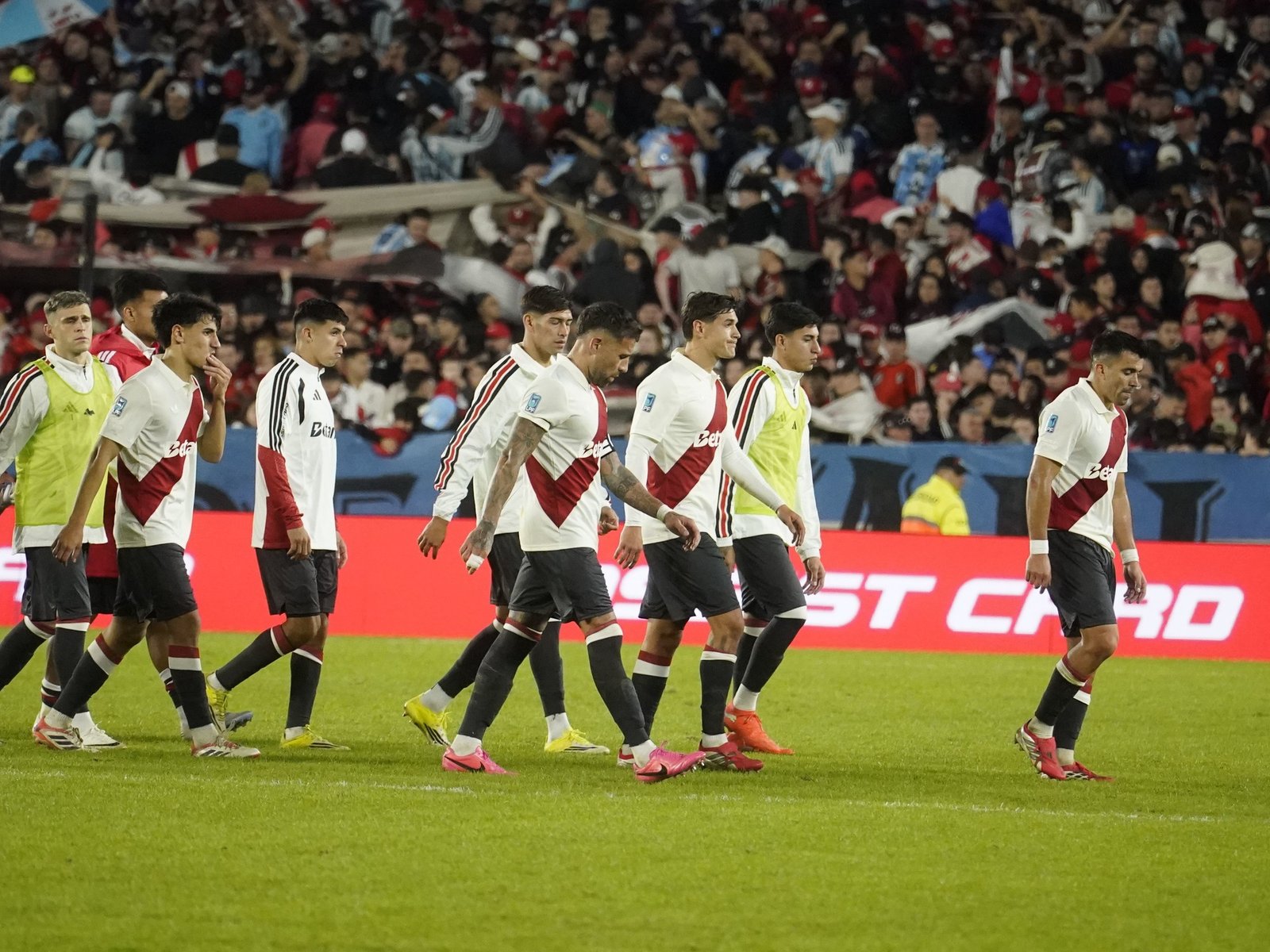 River cayó con Barracas Central y dio un paso atrás en la anual