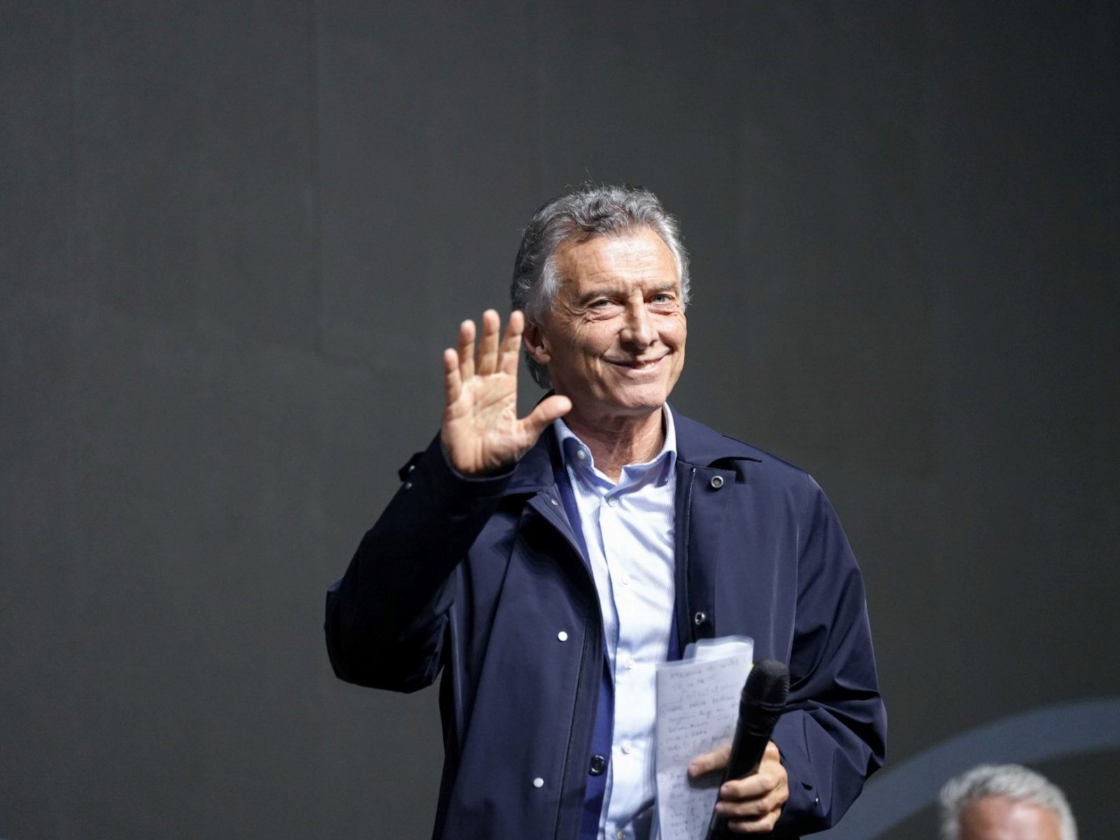 "Tiene los pies sobre la tierra y la palabra justa"