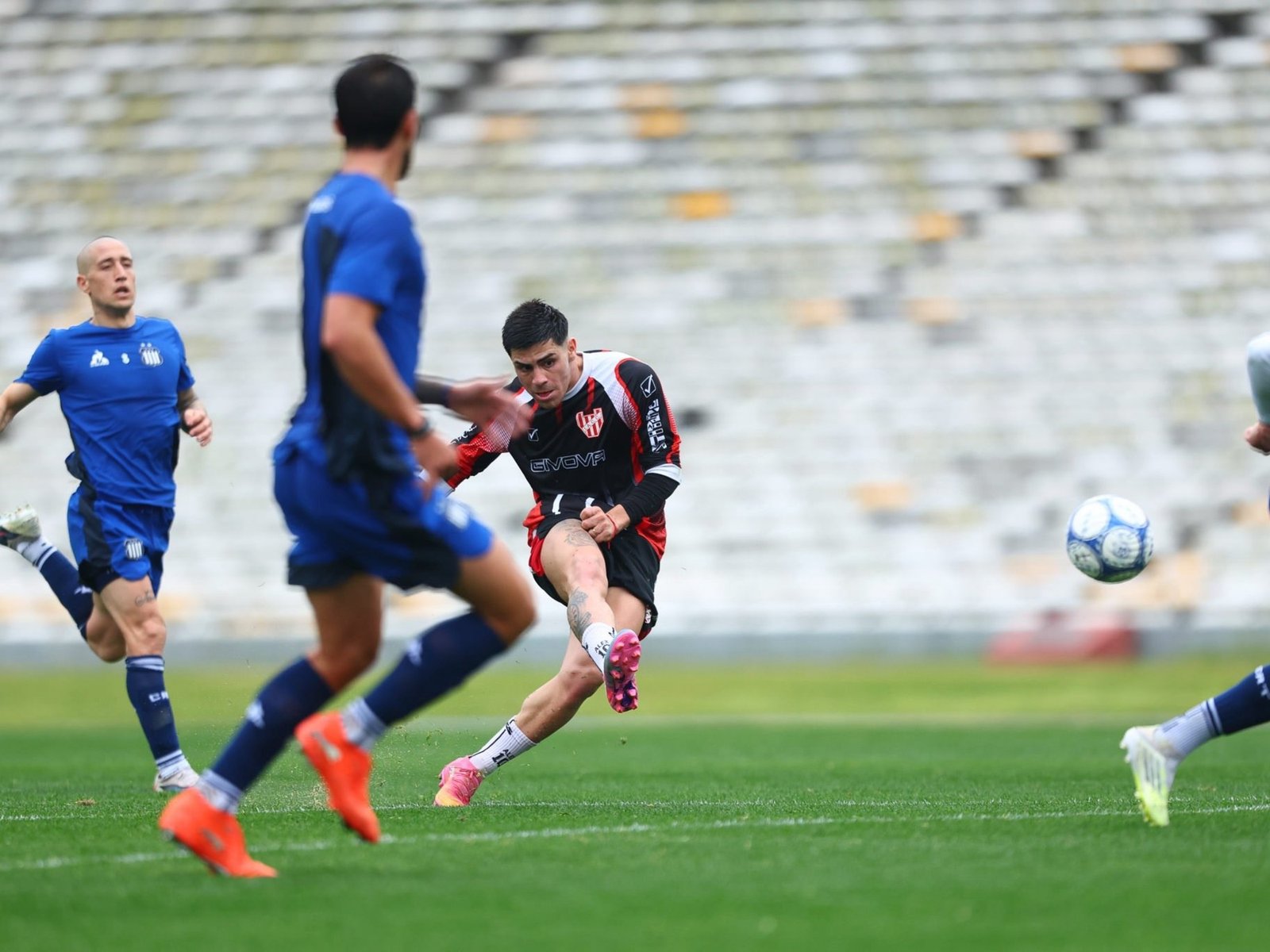 Todos los amistosos de Primera: un clásico, un empate y una imagen que preocupa :: Olé