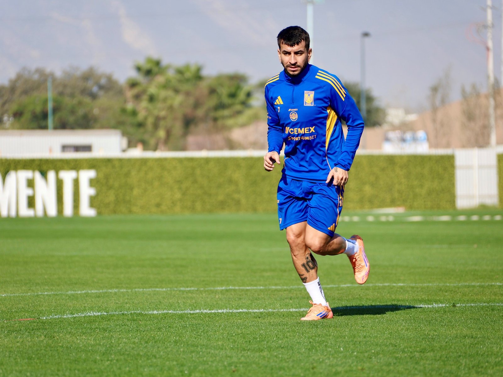 Un nuevo giro a favor de River en las gestiones por Ángel Correa :: Olé