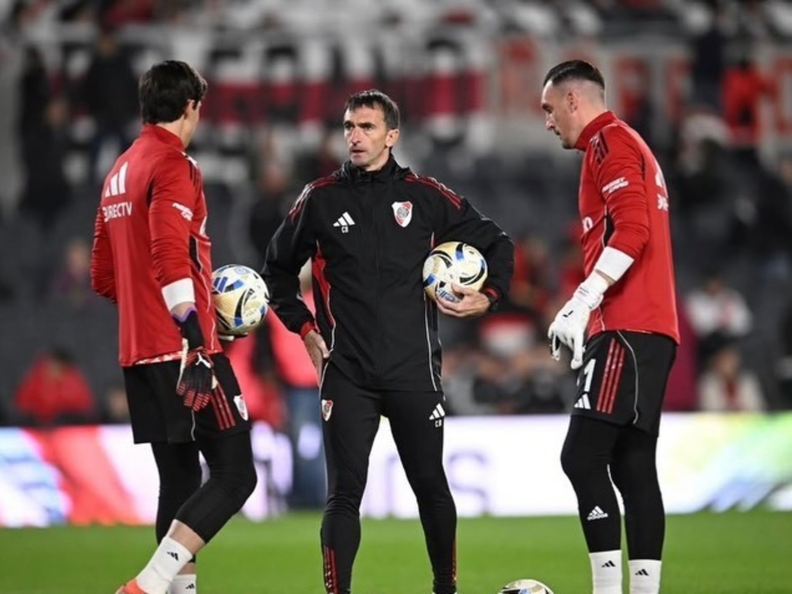 Video: las emotivas palabras de despedida de los jugadores de River y Barovero para Armani :: Olé