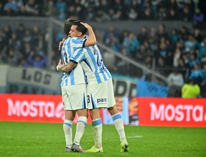 Racing le ganó 2-1 a Gimnasia. 