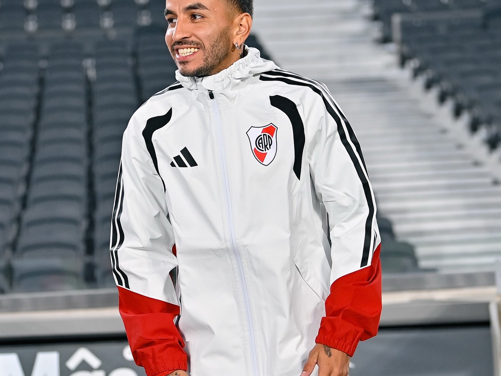 Ya es oficial: el emblemático número que va a usar Correa en River :: Olé