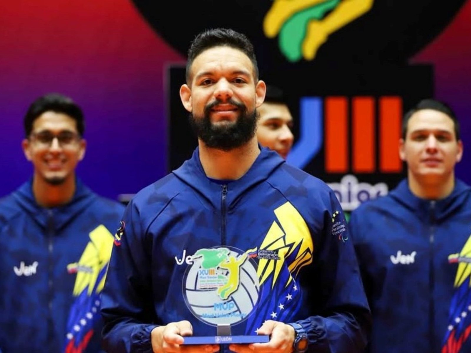 confirman que el capitán de la selección de vóley murió sepultado con su mujer y su hijo