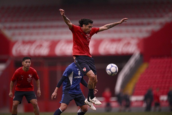 Luciano Cabral, en el duelo de equipos alternativos. (Foto: Prensa Independiente)