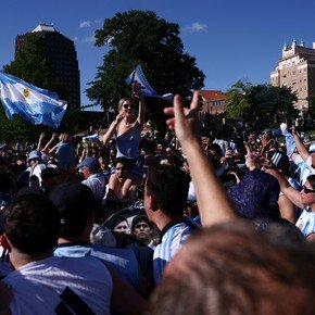 Kansas se tiñe de Albiceleste: el banderazo de Argentina antes del cruce con Suiza en cuartos
