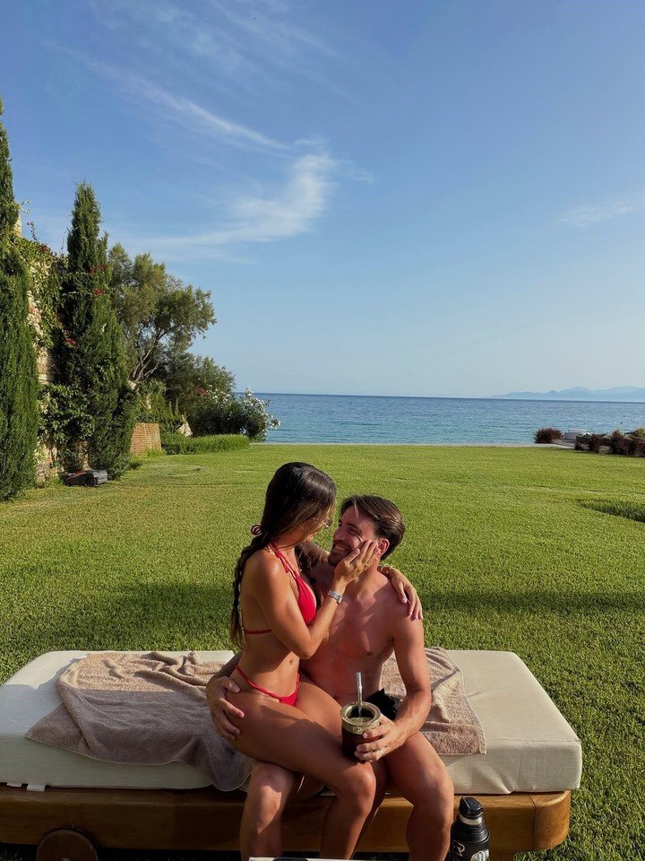 Tagliafico eligió u destino paradisíaco parasus vacaciones post Mundial. Foto: @carocalvagni.