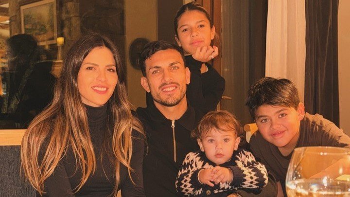 Paredesaprovechó un breve parate en Boca para descansar en Bariloche junto a su familia. 
