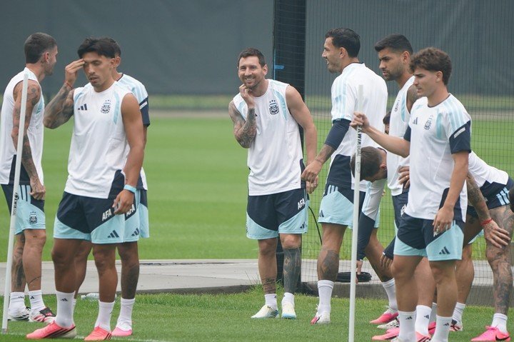Messi y su último entrenamiento antes de la gran final. Foto: Juano Tesone / Enviado especial.