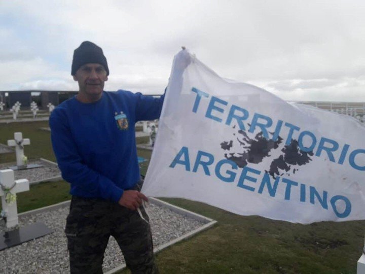 Luis Escobedo viajó a las Malvinas 2019 (Facebook).