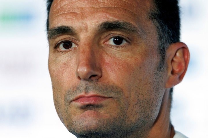 La mirada de Scaloni.
EFE/EPA/WILL OLIVER