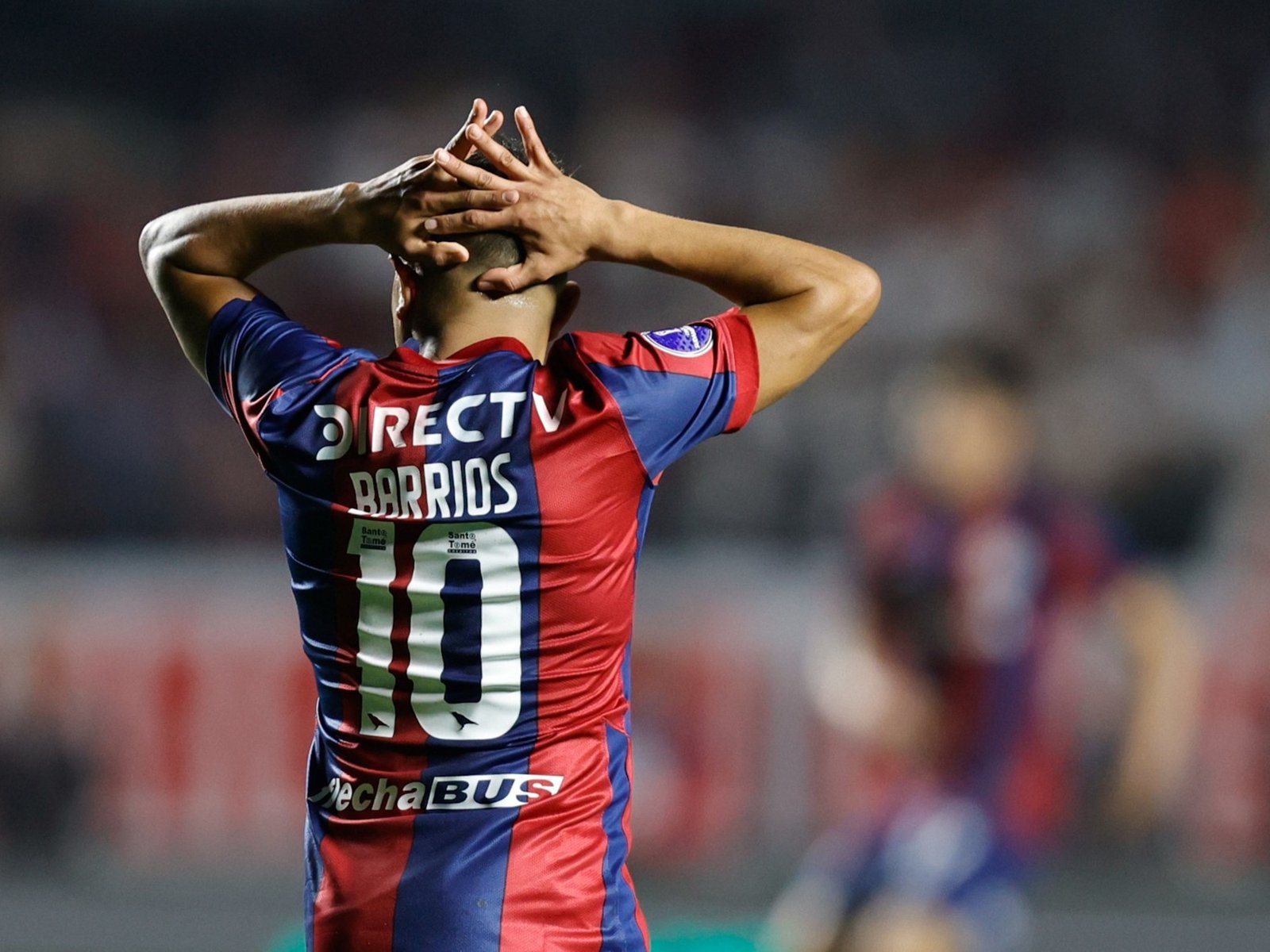 sufrió una grave lesión y estará entre siete y ocho meses sin jugar
